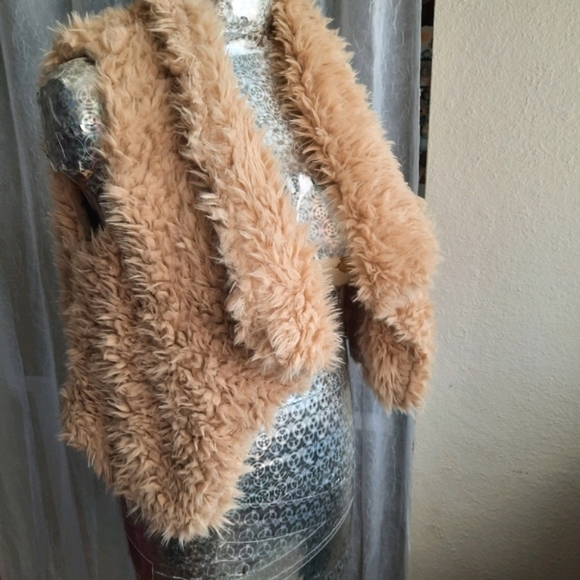 Vegan Fur Teddy Vest Camel Colored NWT Various Sz - Picture 6 of 12